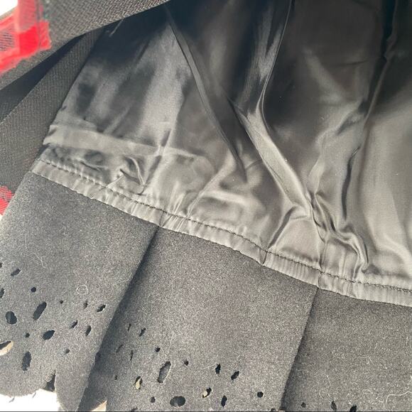 Red black pleated black skirt with black scalloped layer size medium emo goth - Picture 3 of 9